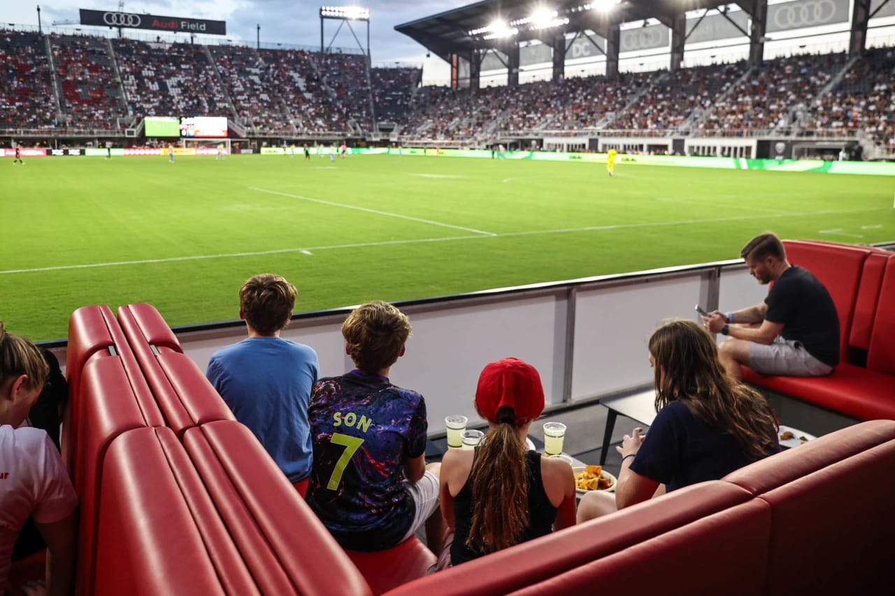 Loge Boxes